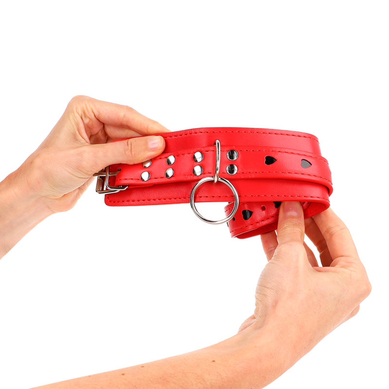 KINK - MENOTTES ROUGES AVEC INCRUSTATION CŒUR NOIR RÉGLABLES 21-28 CM X 5.5 CM