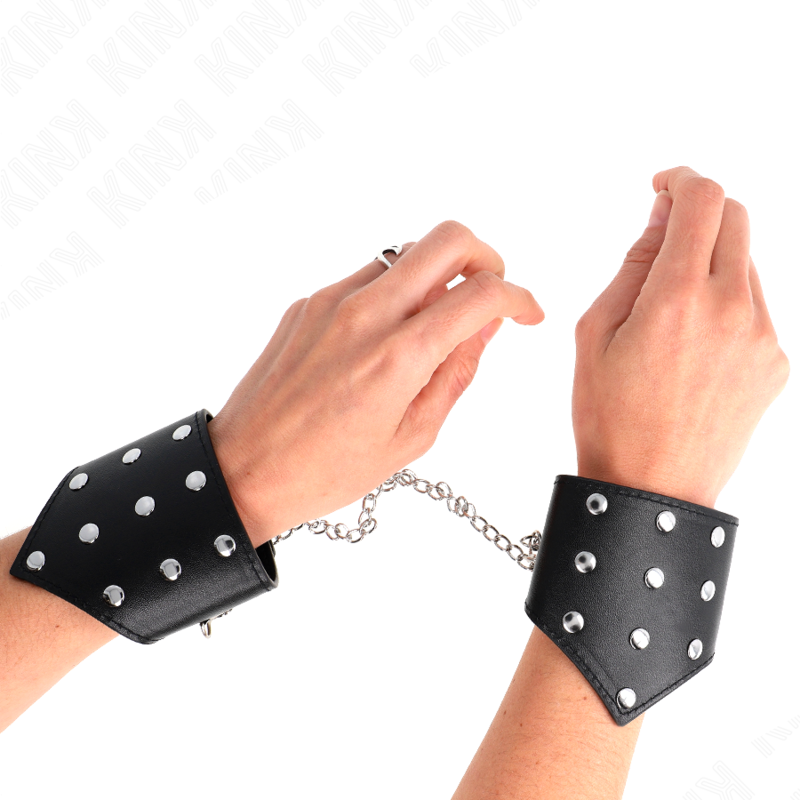 KINK - BRASSARDS NOIRS À CLOUS AVEC CHAÎNE RÉGLABLE 17-23 CM X 8,5 CM