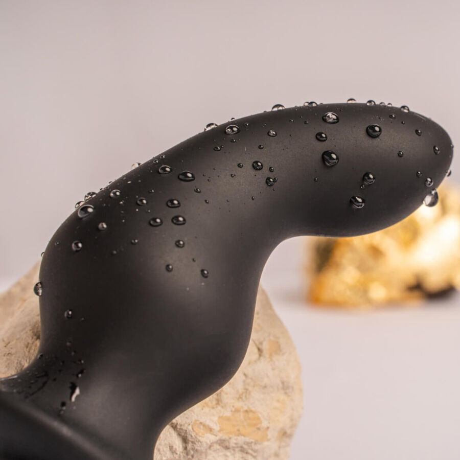 ROCKS- OFF - RO- ZEN RRO PLUG ANAL CON ANILLO VIBRADOR PARA EL PENE NEGRO