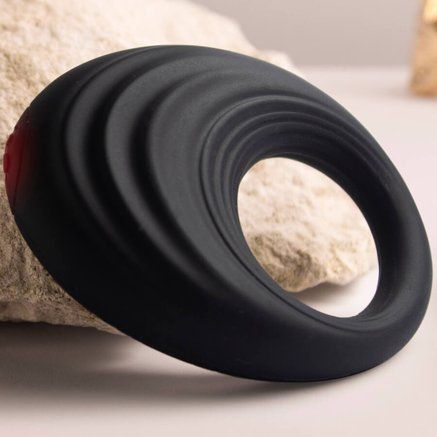 ROCKS-OFF-SPIRE BLACK VIBRATING PENIS RING